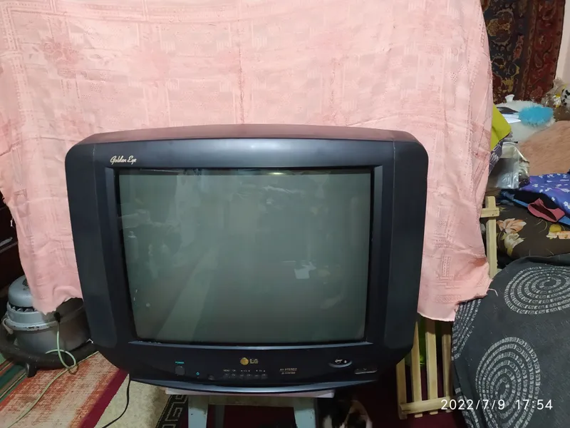 Продам телевизор LG 2 Продам телевизор LG 2