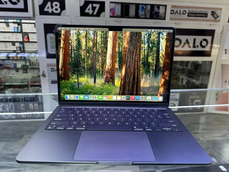 Macbook Air (2022) 1 Macbook Air (2022) 1