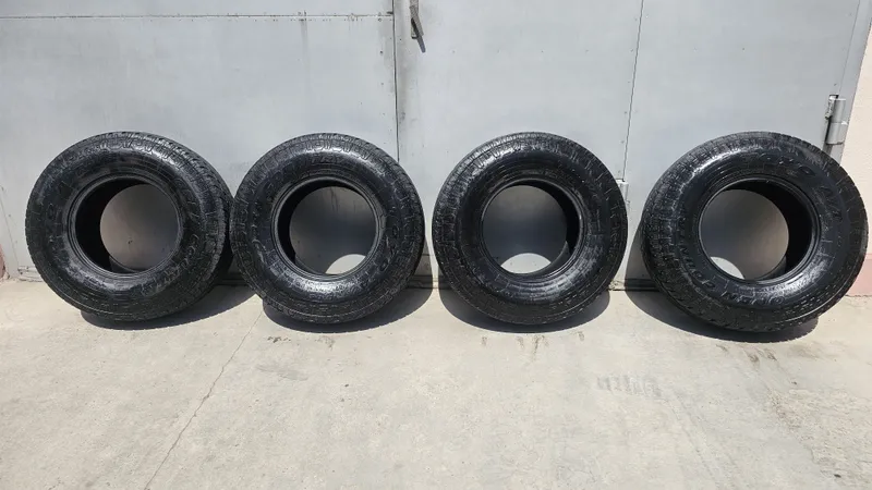 Комплект шин 5 шт . Toyo Open Country A/T