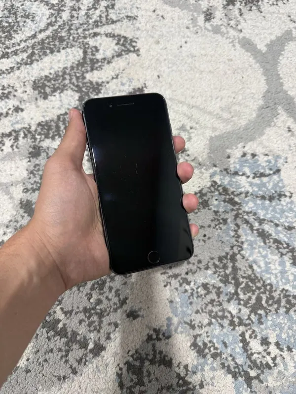 Iphone 8 plus sotiladi 1