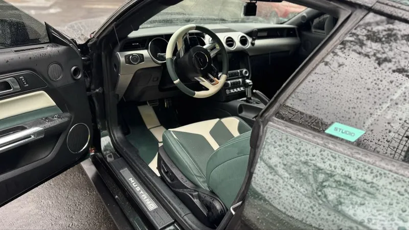 Ford Mustang 2021 - ecoBoost 2.3 American 65.000km — фото 4