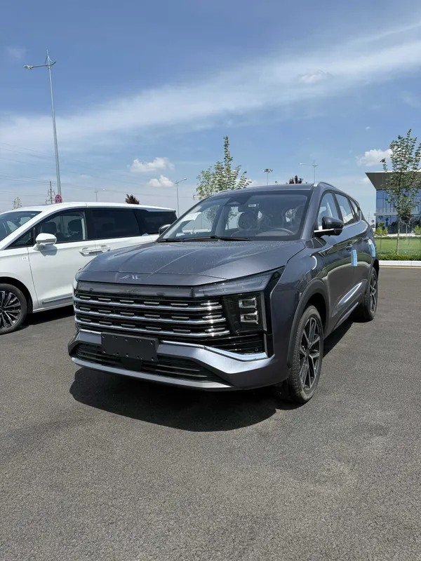 JAC JS8 – Замонавий, кенг ва оила учун мукаммал кроссовер! 1 JAC JS8 – Замонавий, кенг ва оила учун мукаммал кроссовер! 1