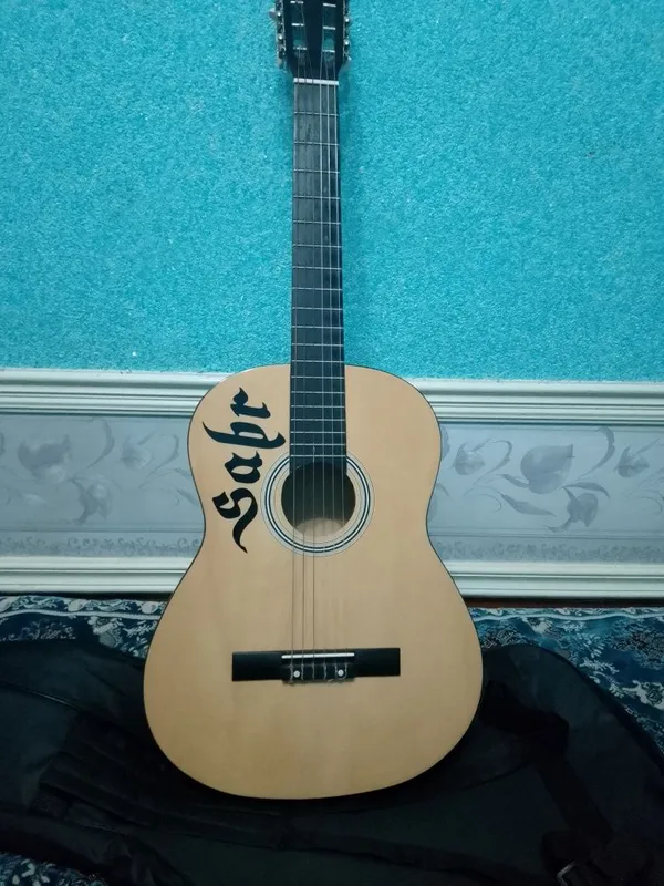 Klassik gitara yangi Klassik gitara yangi