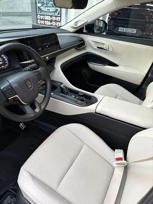 Toyota crown 2024 4 Toyota crown 2024 4