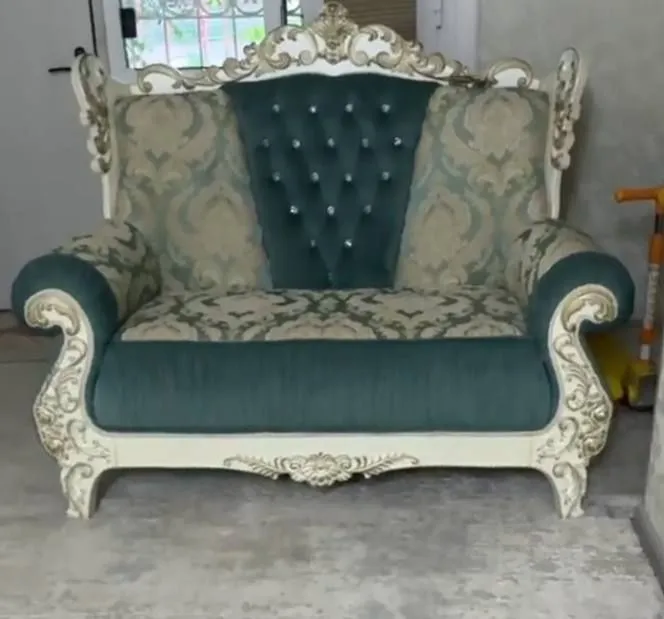 Sifatli, ixcham divan Sifatli, ixcham divan