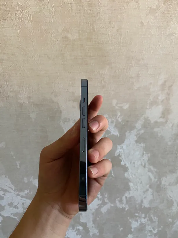 Продаётся 13 Pro 128GB 6
