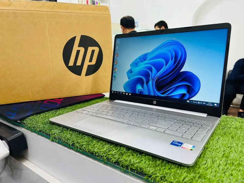 HP Laptop 15S Core i5-1235U 8/256GB
