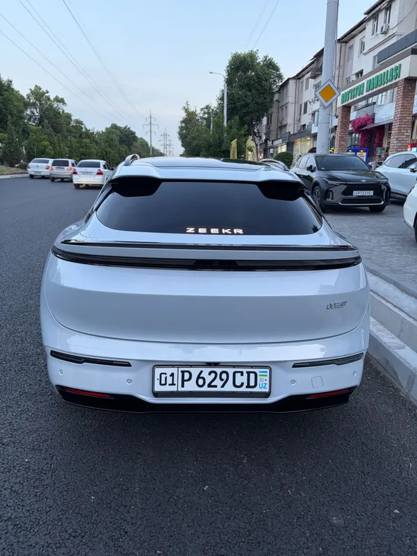 Zeekr 007GT 2025 Нахт ва насияга — фото 4