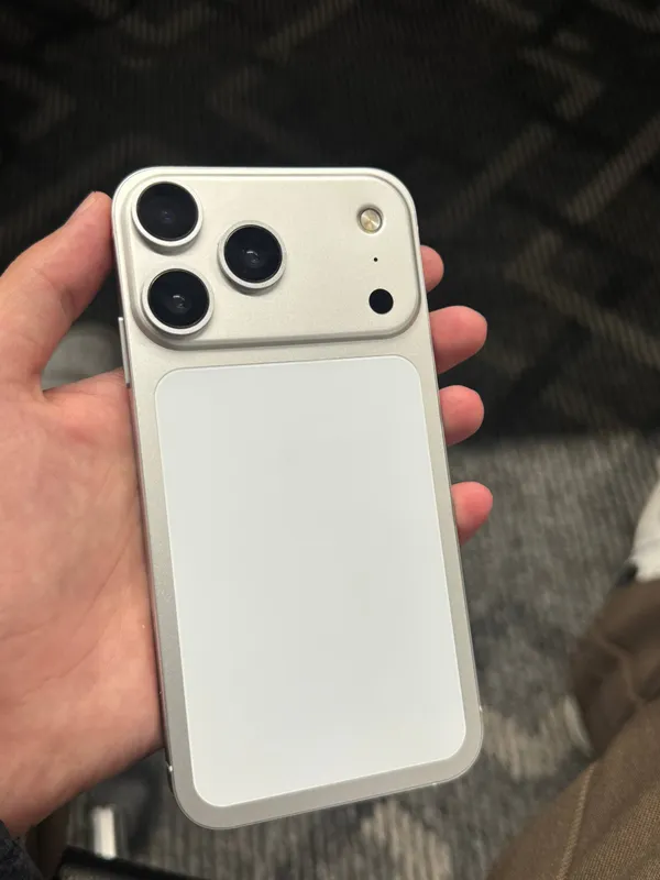 Iphone XR 17 Pro — фото 2