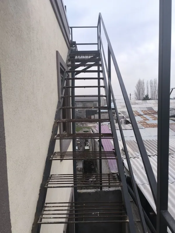 Новый евро дом . 3 уровня 6 комнат. 1,4 сотки . Терраса на крыше 8