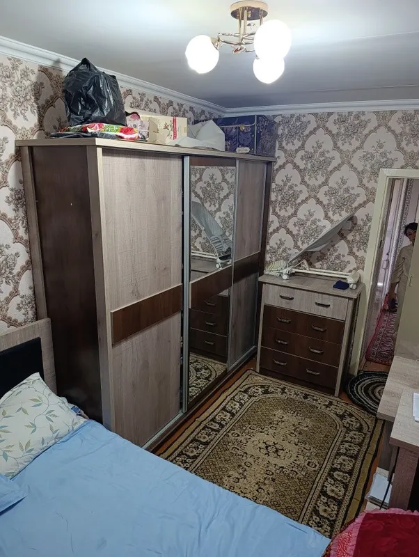 Квартира сотилади. 2 хона 17 мактаб рупараси 4