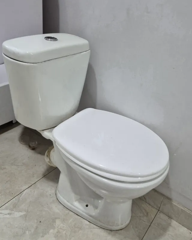 Yaxshi unitaz yangidek srochno sotaman