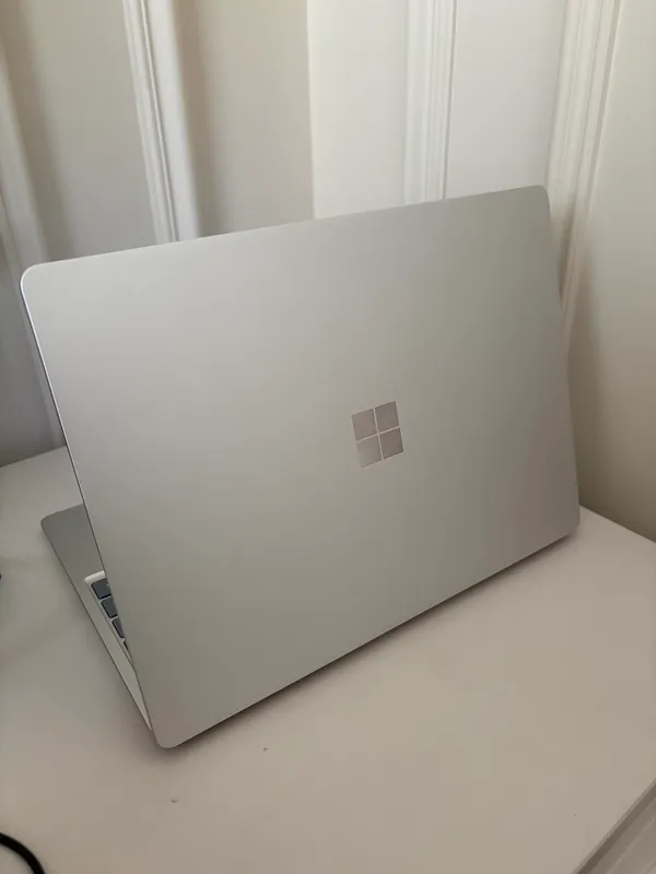 Продаю Microsoft Surface Laptop Go (Model 1943) — фото 1 Продаю Microsoft Surface Laptop Go (Model 1943) — фото 1
