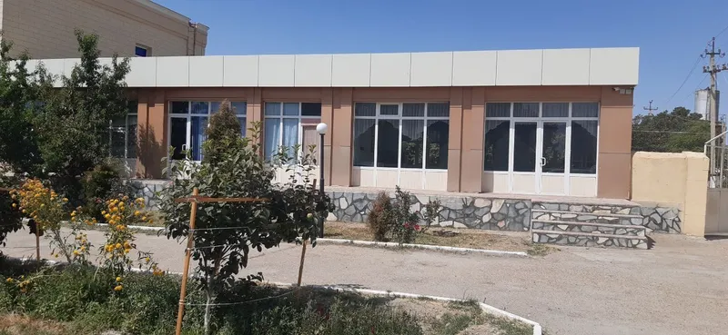 Нотурар Бино сотилади