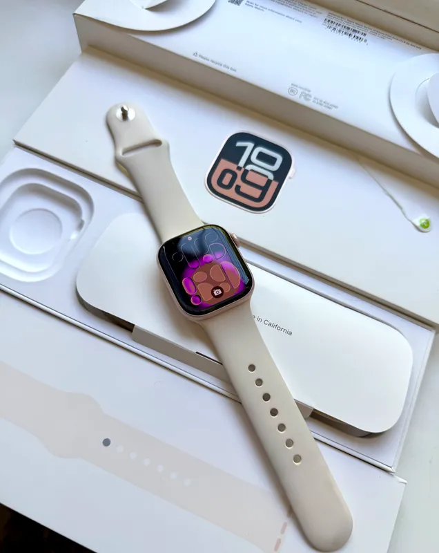 Apple iWatch 10 Gold 42mm 3