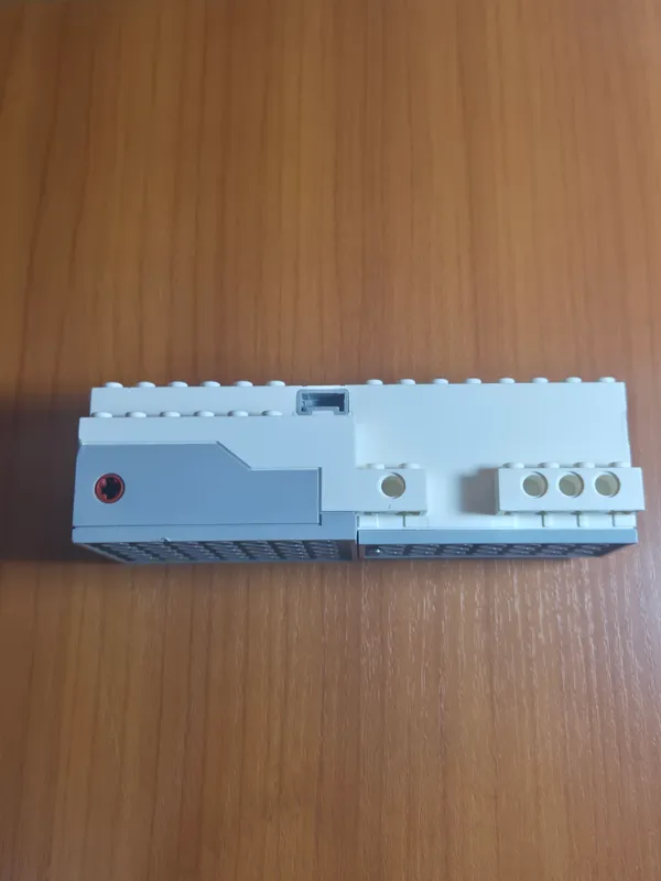 LEGO Powered Up 88006 Move Hub. 4 LEGO Powered Up 88006 Move Hub. 4