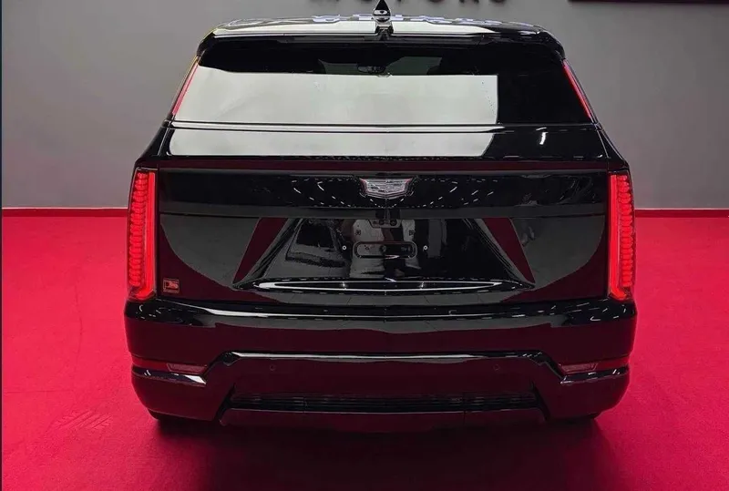 Cadillac Escalade Sport iq ev 2 Cadillac Escalade Sport iq ev 2