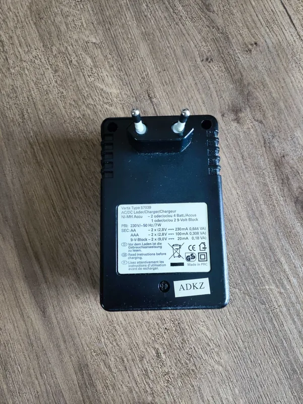Продаю зарядное устройство VARTA Compact Charger — фото 1