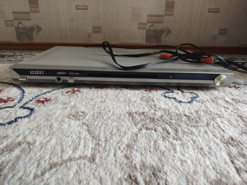 Продаю телевизор Panasonic и DVD dolby digital bbk 2 Продаю телевизор Panasonic и DVD dolby digital bbk 2