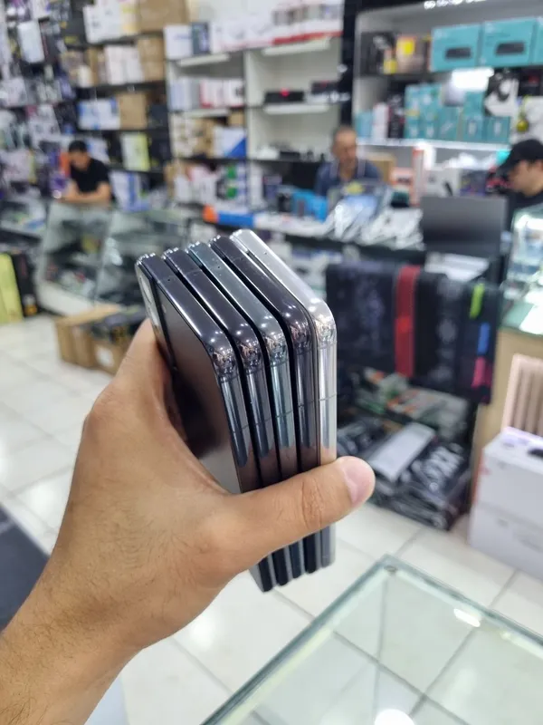 SAMSUNG S 22 PLUS 5 G 2 SAMSUNG S 22 PLUS 5 G 2