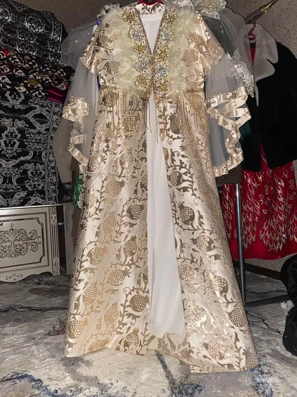 Milliy ansanbil tilla qoshi bilan birga sotiladi — фото 1