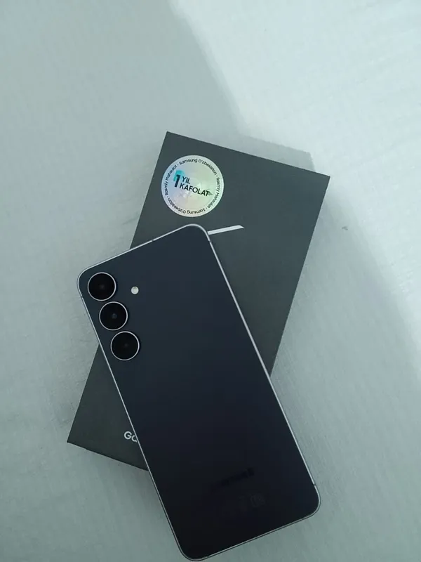 Samsung Galaxy S25 FE — фото 1