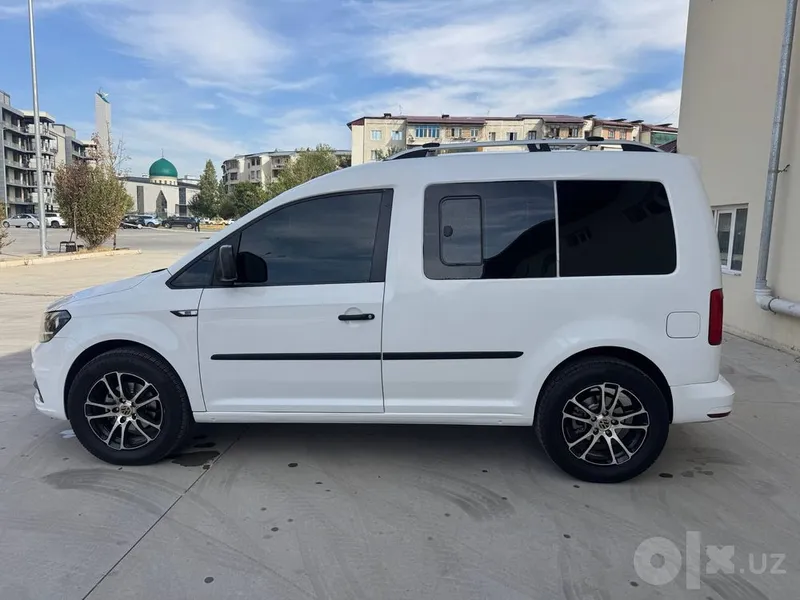 Volkswagen Caddy (7-местный) 3 Volkswagen Caddy (7-местный) 3