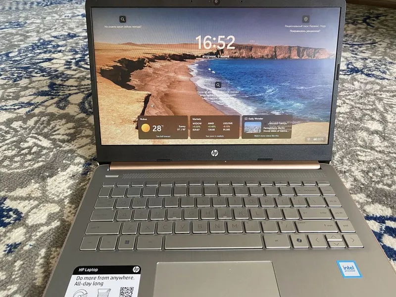 hp laptop 14(почти как новое)