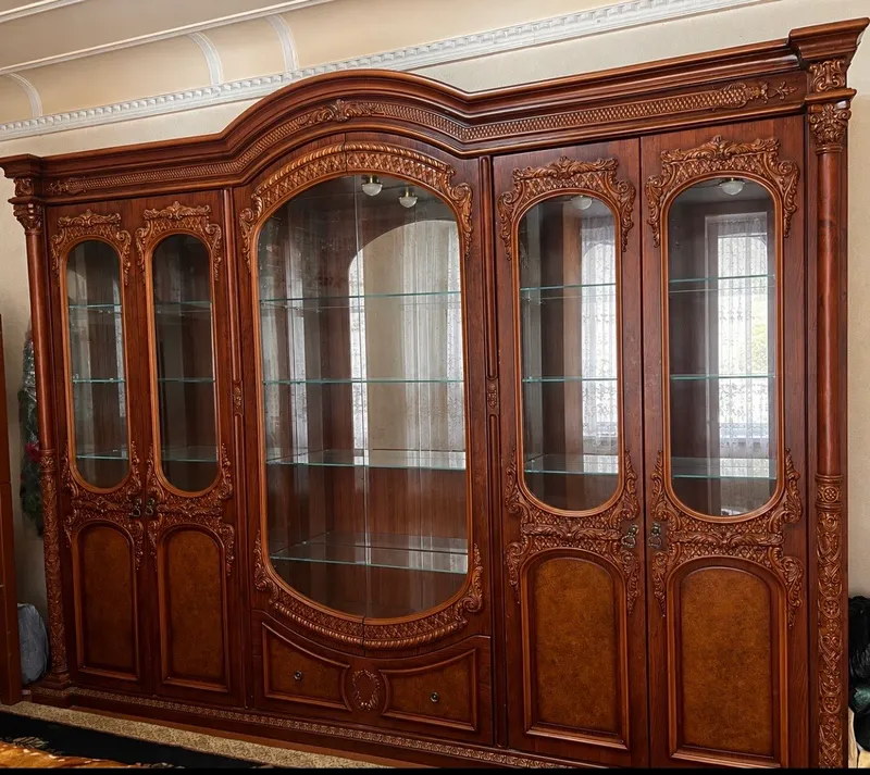 Продаются письменный стол, шкаф и стенка 3