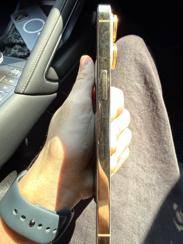 Iphone 14 pro max gold 4 Iphone 14 pro max gold 4