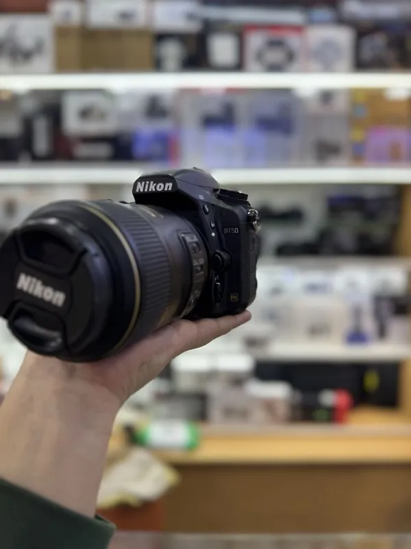 Nikon 105 mm F 2.8 micro Nikon 105 mm 2.8 macro 1
