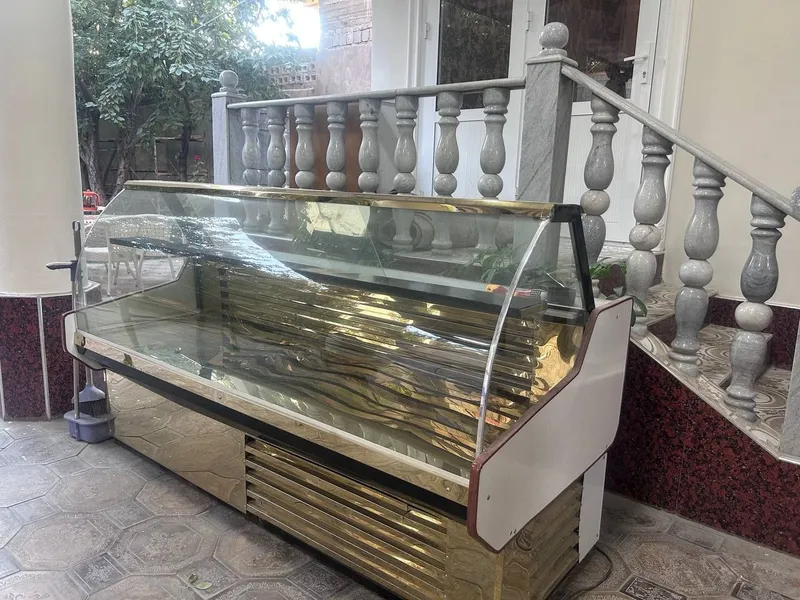 Холодильная витрина 2 метра — почти новая! 2 Холодильная витрина 2 метра — почти новая! 2