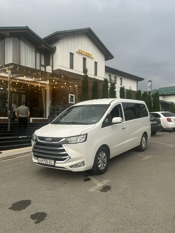 Продам сотилади JAC M4 механика кора черный пробег 9000км