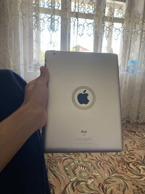 Srochna sotiladi iPad 2
