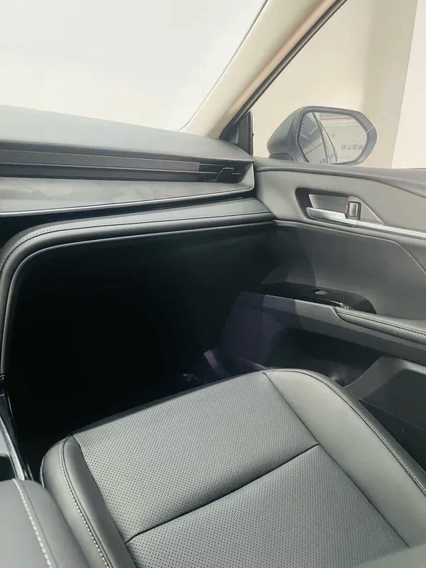 Toyota Camry 2026 Model Dual-Engine 2.0HSE Sport Lite Edition 10 Toyota Camry 2026 Model Dual-Engine 2.0HSE Sport Lite Edition 10