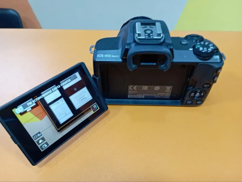 Canon EOS M50 Mark II fotokamerasi sotiladi 5