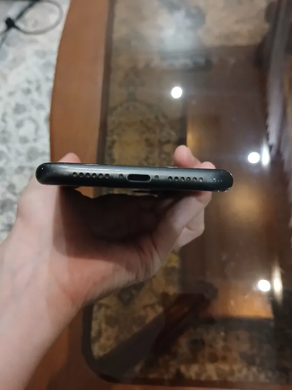 iPhone 11 64gb sotiladi srochna 5 iPhone 11 64gb sotiladi srochna 5