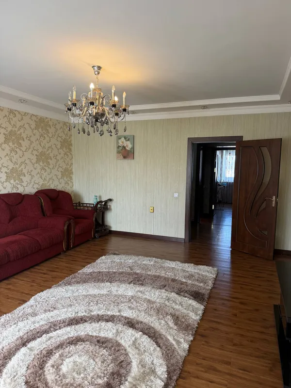Продаётся 4-комнатная квартира, 96.8 м², 7/9, евроремонт, с мебелью и техникой 1