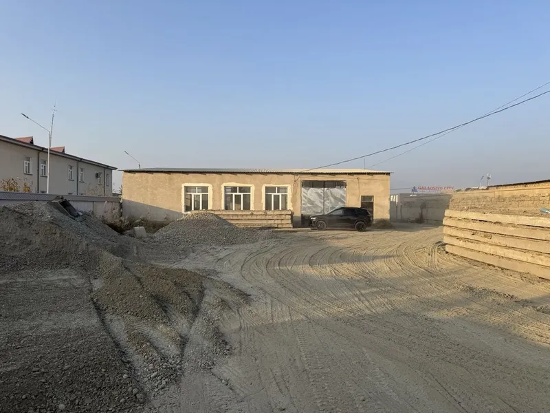 8 sotix yer 200 m2 binosi bilan sotiladi