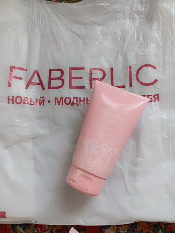 парфюмированный гель для душа FEERIQUE от faberlic