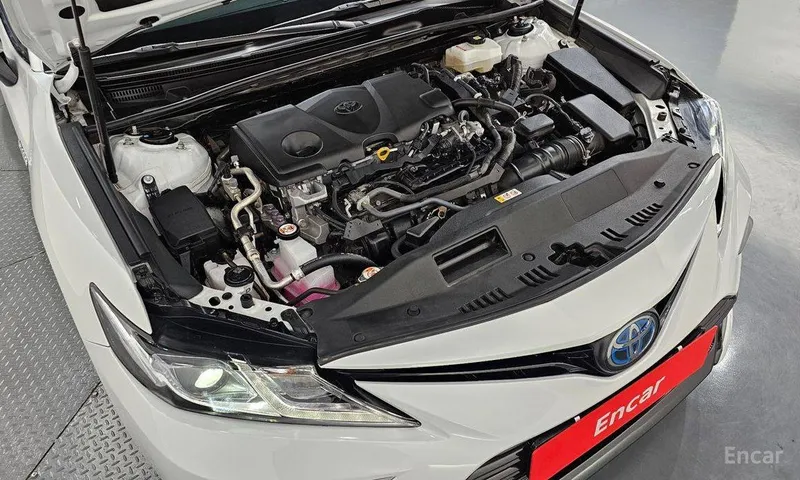 Toyota Camry 2.5 LE Hybrid 9