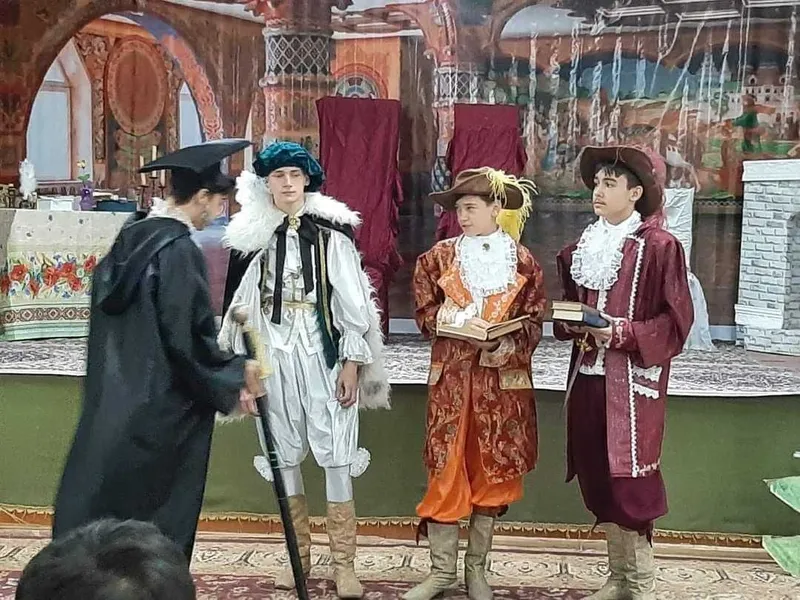 Yangi yil karnaval bayram kiyimlari ijaraga. 4 Yangi yil karnaval bayram kiyimlari ijaraga. 4