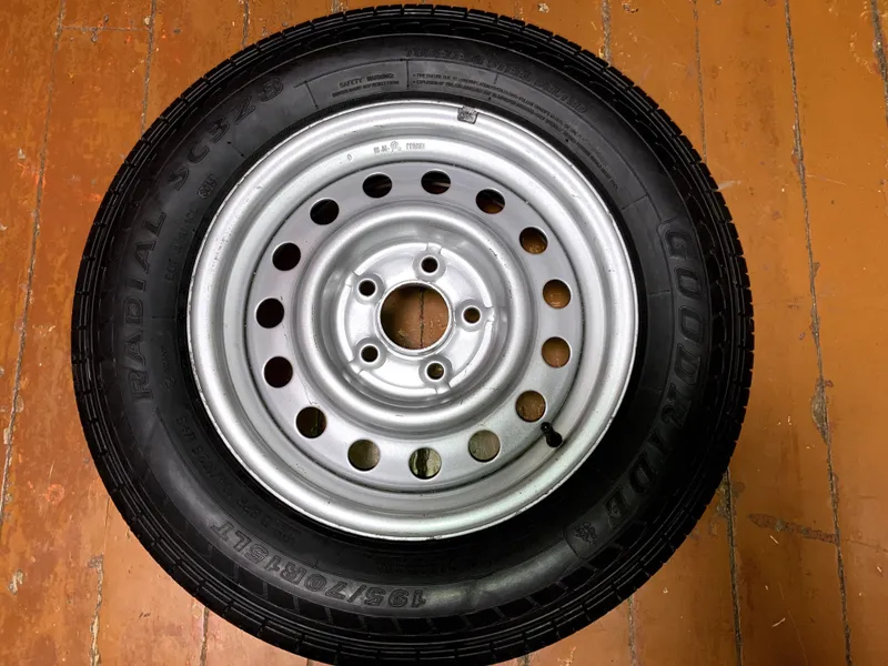 Запасное колесо от King Long 15" 4 Запасное колесо от King Long 15" 4
