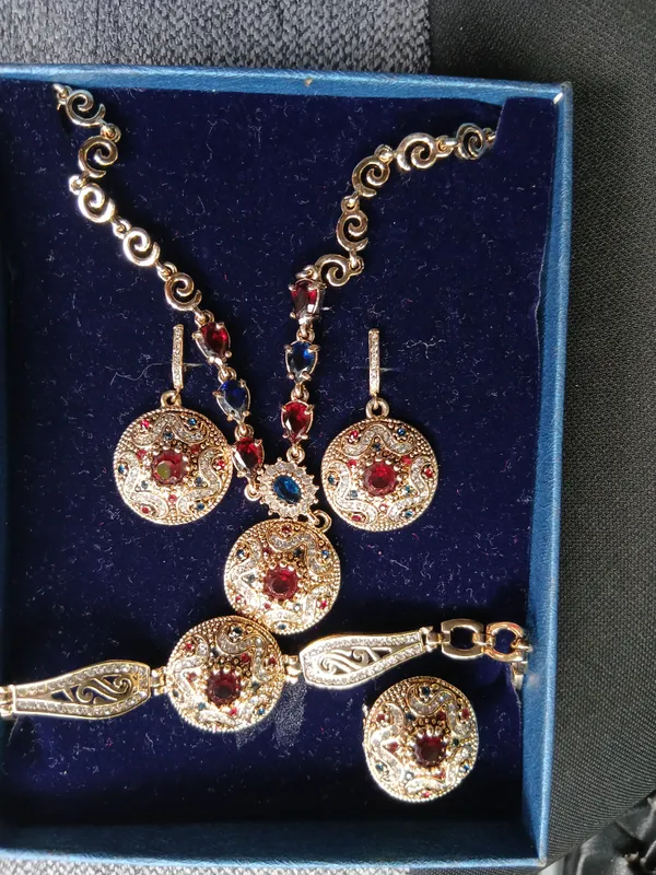 Swarovski byujeteriya Orginal