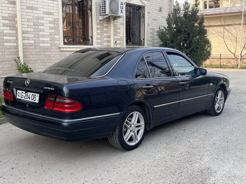 Mercedes E230 AMG 4 Mercedes E230 AMG 4
