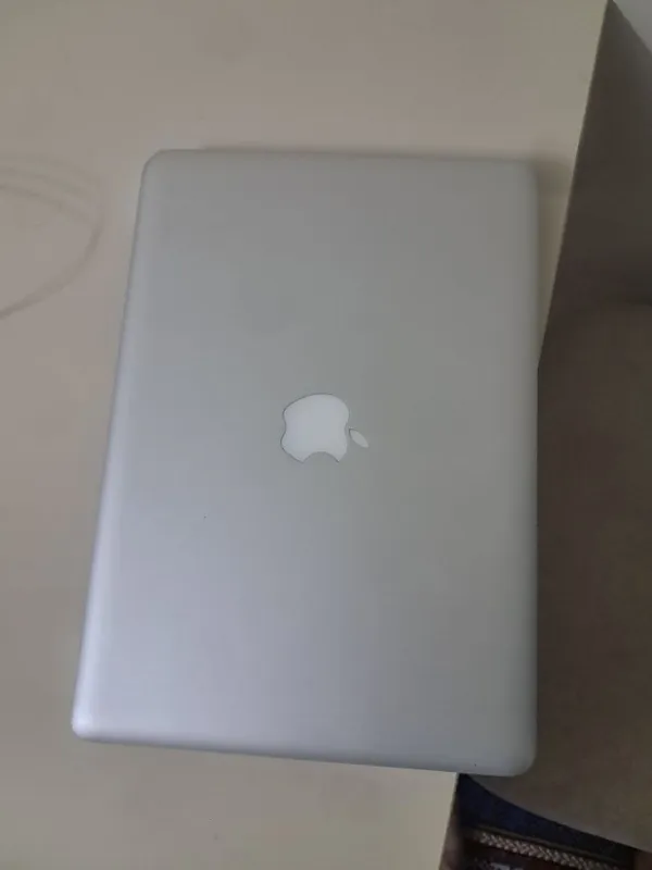 Macbook pro 13 yaxshi holatda — фото 1