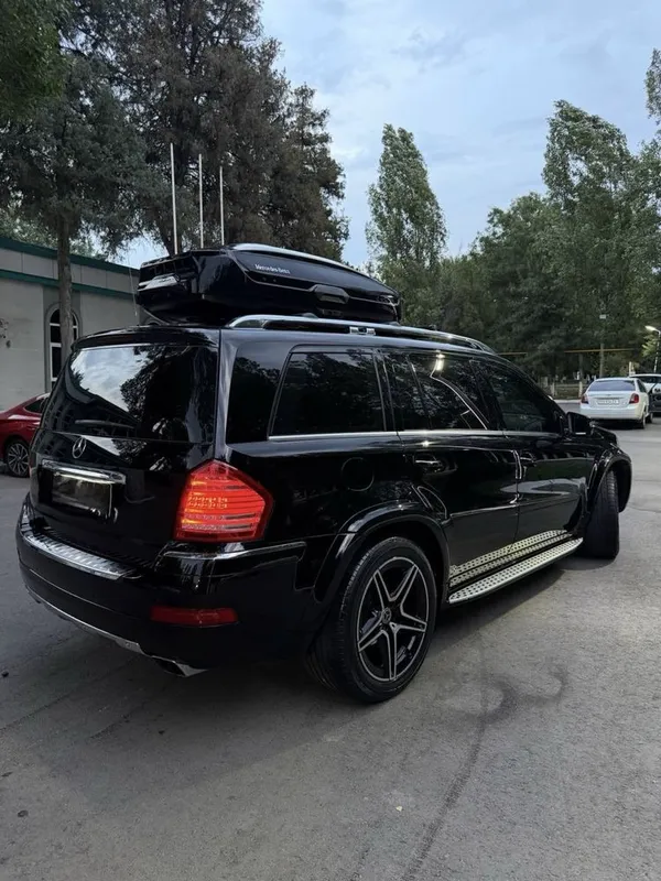 Mersadez Benz GL550 4 Mersadez Benz GL550 4