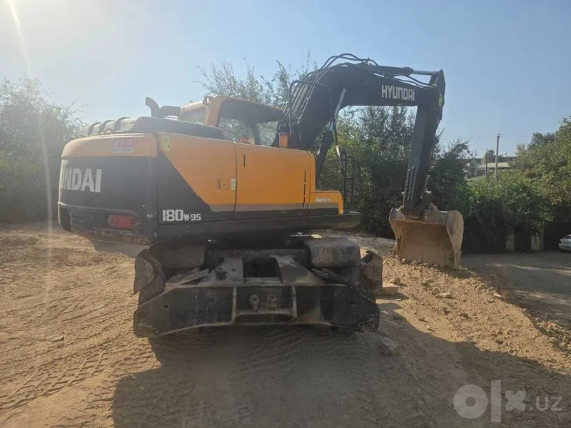 Экскаватор HYUNDAI 180w-9s 5 Экскаватор HYUNDAI 180w-9s 5