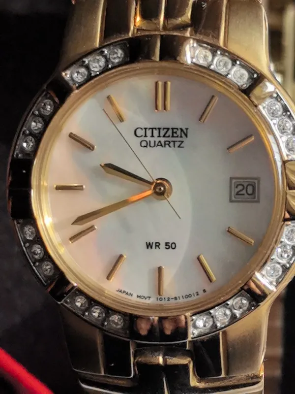 Женские наручные часы Citizen — фото 1