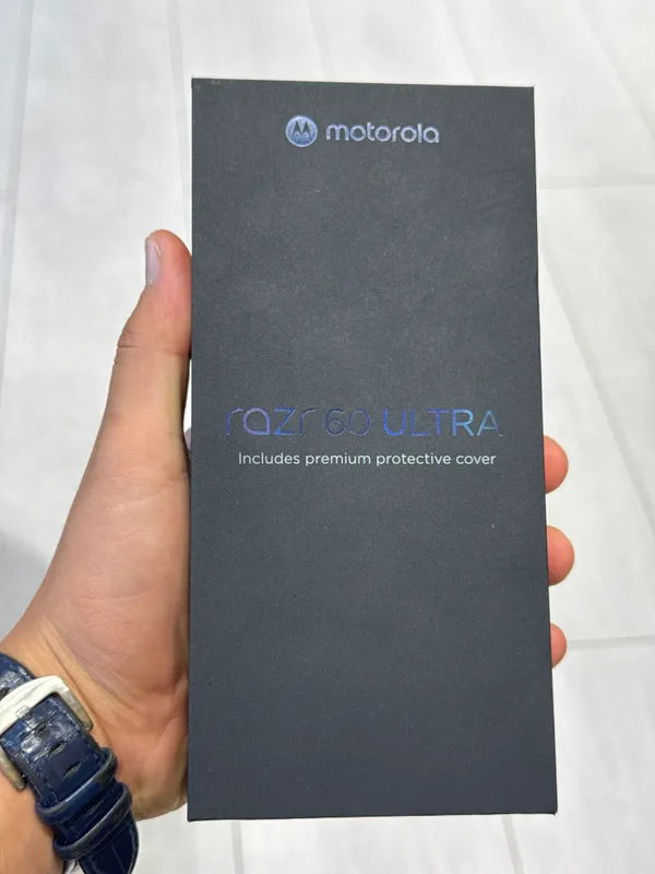 Motorola razr 60 ULTRA 1